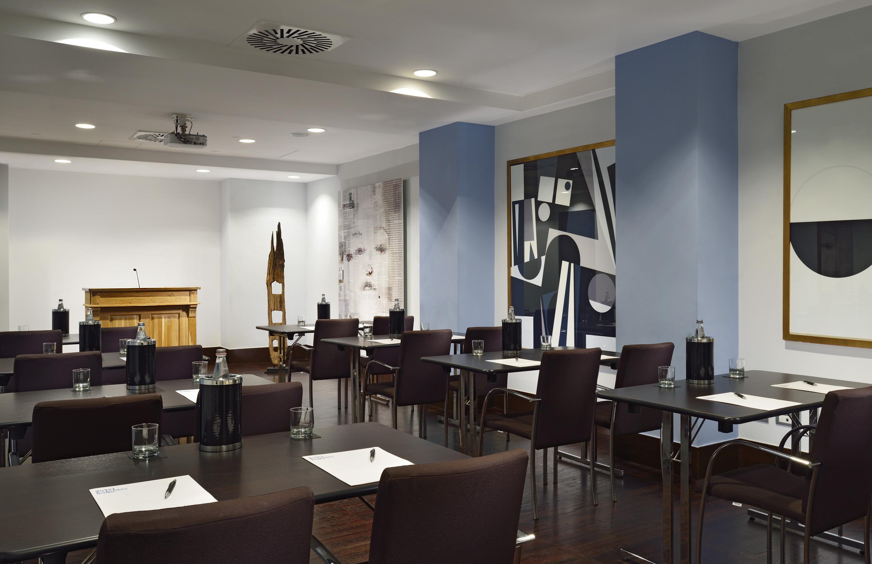 Pulitzer Hotel